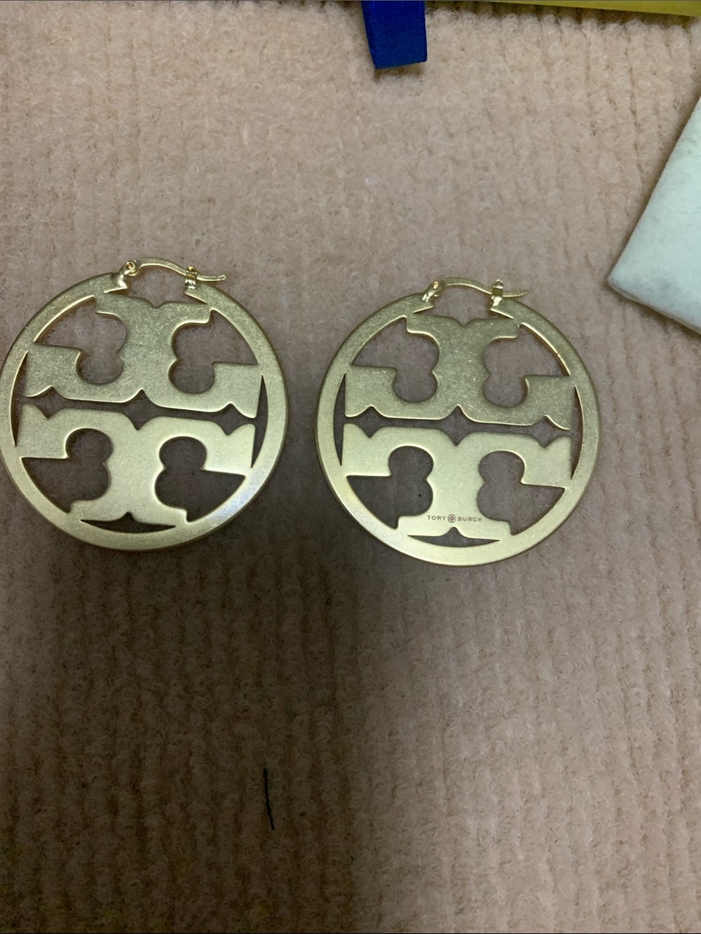 Tory Burch Gold Cutout Round Logo Hoop Earrings - Picture 4 of 5